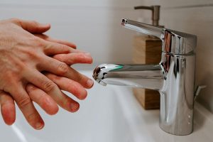 Cara cuci tangan yang benar sesuai anjuran kementrian kesehatan RI agar terhindar dari virus Corona Covid-19