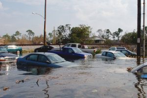 apa yang harus dilakukan jika mobil terkena banjir